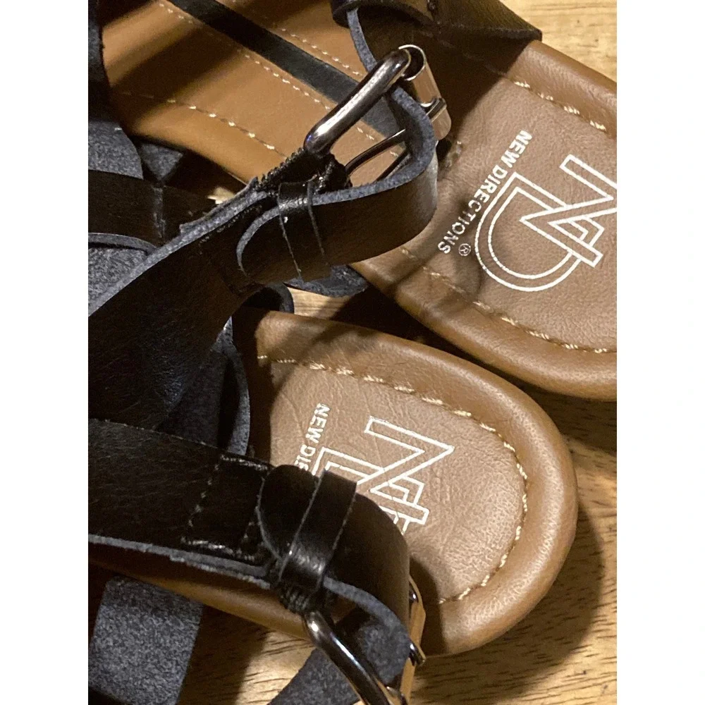 New Directions Womens Strappy Wedge Sandals Black Faux Leather‎ Size 9 Low Heel